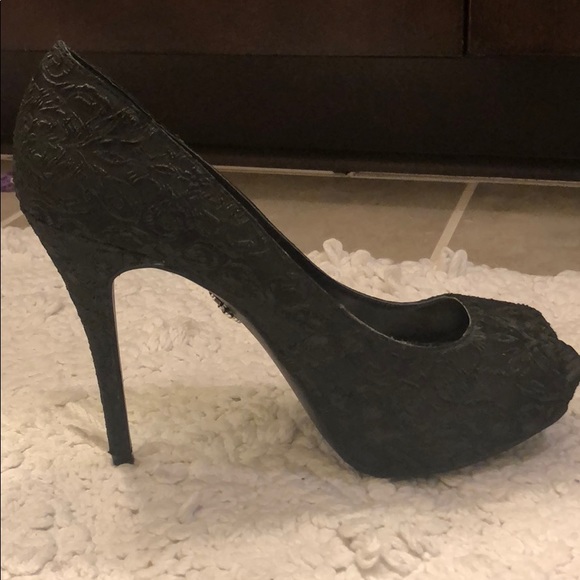 Black Vera Wang High heels - Picture 1 of 3
